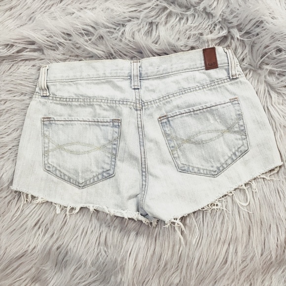 Abercrombie& Fitch Cut Off Denim Shorts - Picture 4 of 5